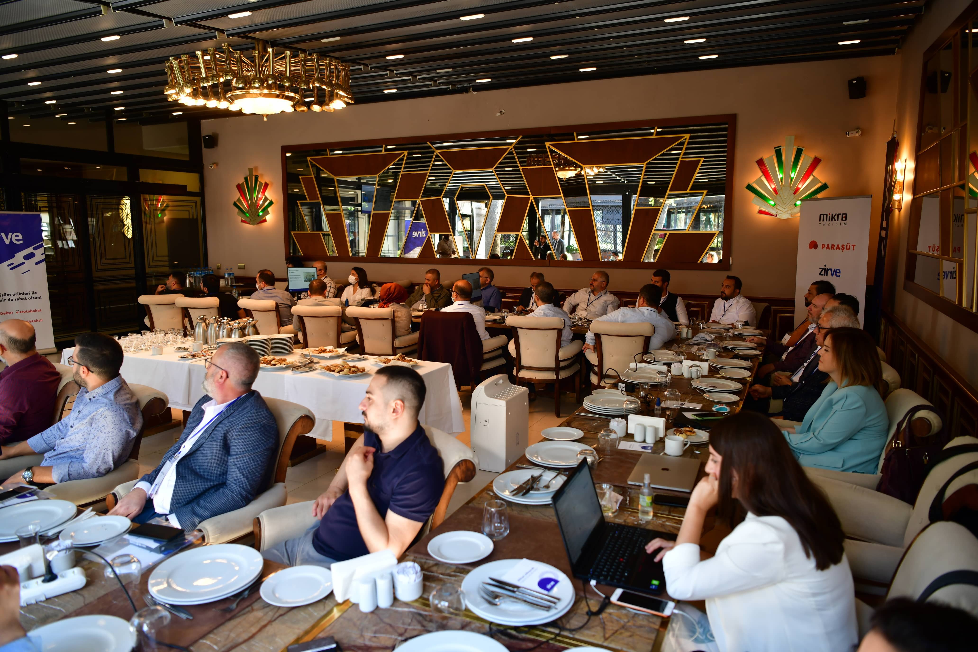 2021 1. ve 2. Çeyrek E-Dönüşüm Yeni Satış Ödülü ile Gururlandık.